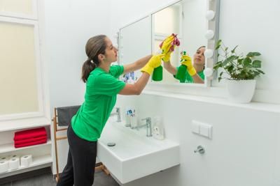 عاملات لتنظيف وترتيب المنازل بنظام يومي 