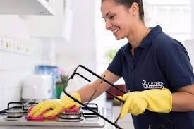 يتوفر لدينا عاملات لترتيب وتنظيف المنازل بنظام يومي
