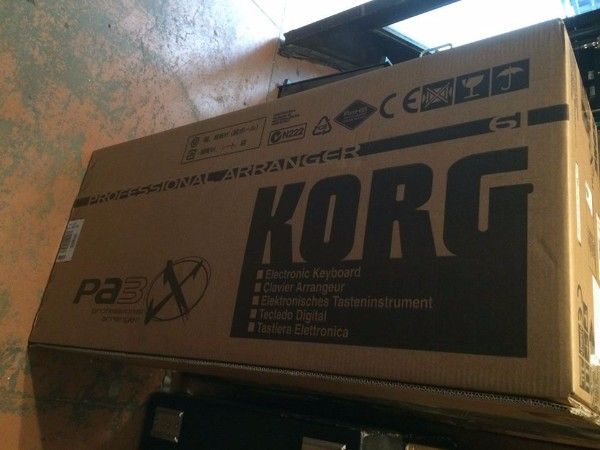 Selling : Korg pa4x 76 Professional, Yamaha Tyros5-76 Workstation