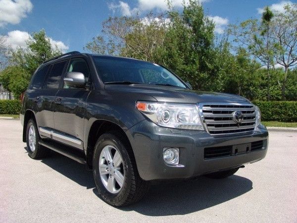FOR SALE A FAIRLY USED 2015 TOYOTA LAND CRUISER FULL OPTION JUST LIKE 