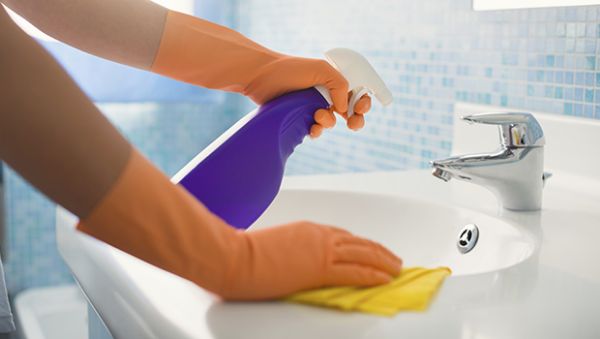 تأمين عملات تنظيف منازل بنظام يومي 